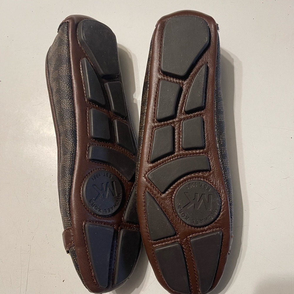 Michael Kors Fulton Women’s Size 6.5 Brown Signature Print Moccasin Flats - Picture 9 of 10